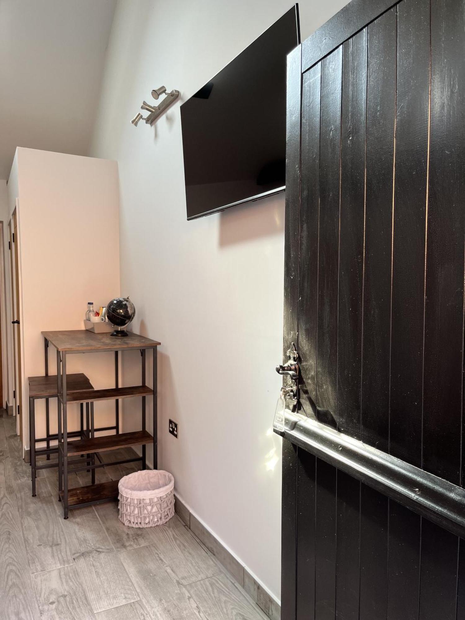 Bed and Breakfast The Lydden Bell Экстерьер фото